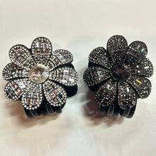 Load image into Gallery viewer, Crystal Flower Jaw
