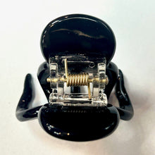 Load image into Gallery viewer, Small Good Gripper French Jaws
